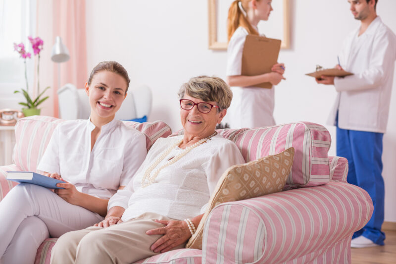 3 Incredible Benefits of a Senior Care Center for Your Loved One