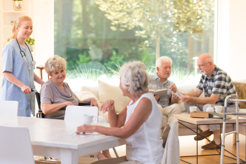 Independent Living Vs Assisted Living: What’s The Difference? - Strong ...