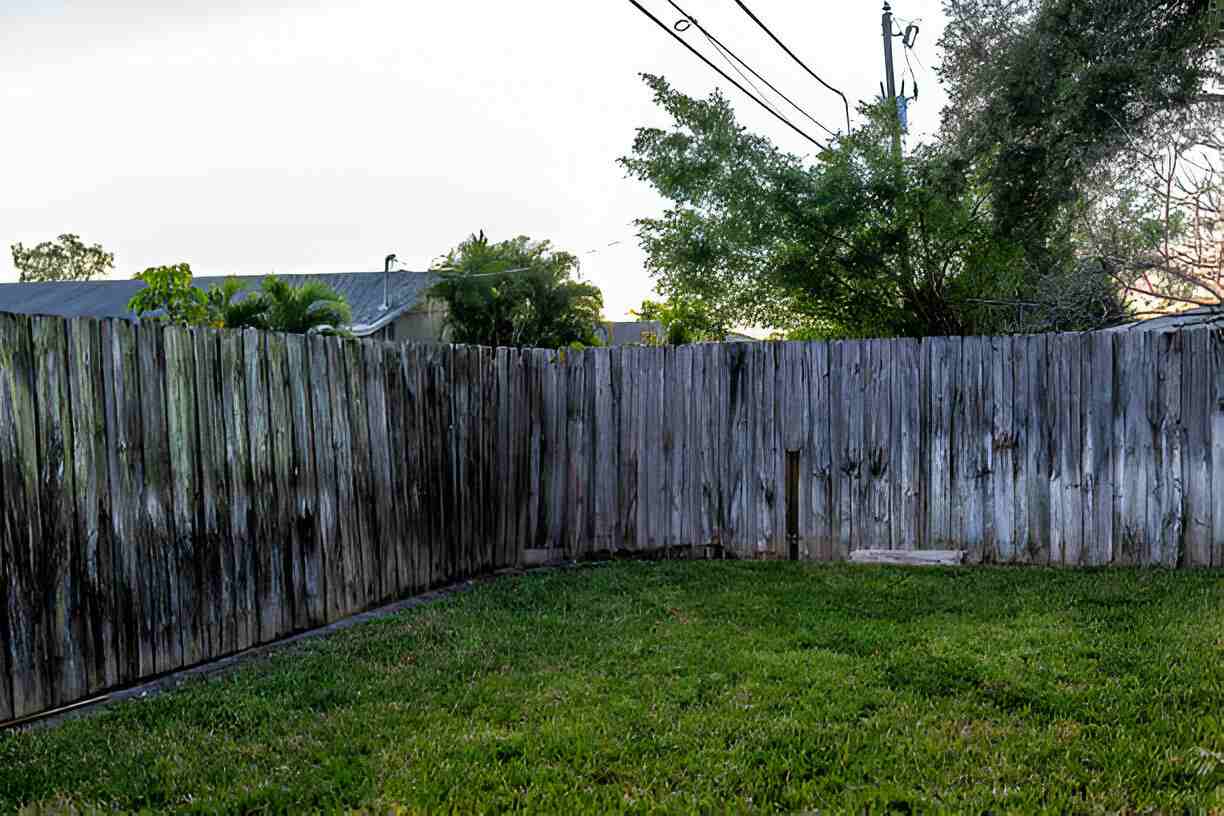a guide to the perfect fence for your backyard