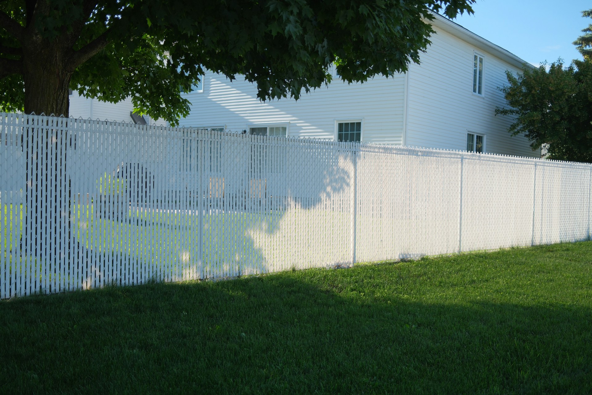 What to Know Before Buying Composite Fencing Online